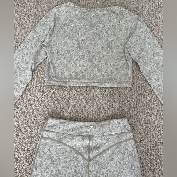 Gymshark Fleur Textured Marl Workout Set - Washed Khaki Marl Green - Picture 4 of 14